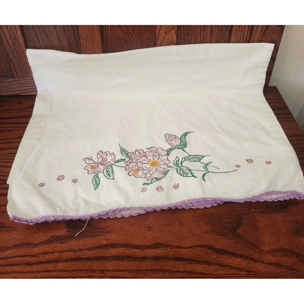 Lot Of Two Vintage Floral Pillowcases Purple Lace‎ Trimmed